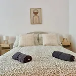 Central Renovated Apartment With Balcony